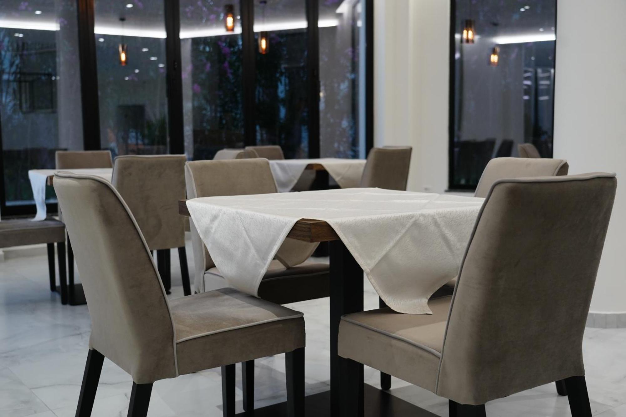 Hotell The Honeycomb Boutique Golem (Tirana)