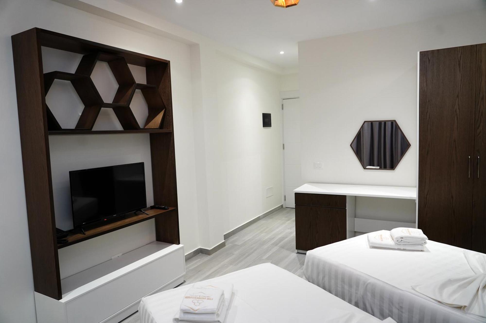 The Honeycomb Boutique Hotell Golem (Tirana)