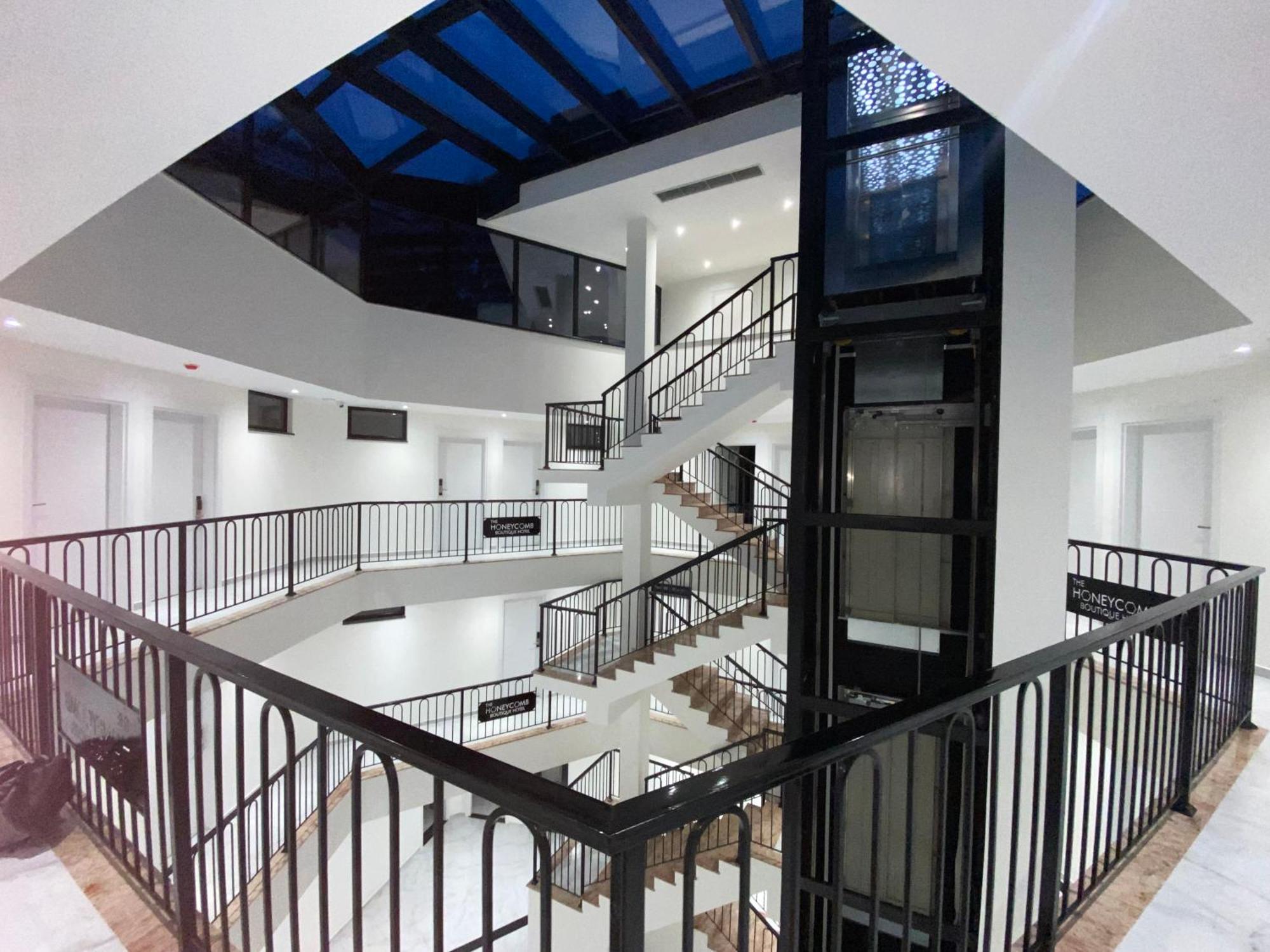 The Honeycomb Boutique 5*